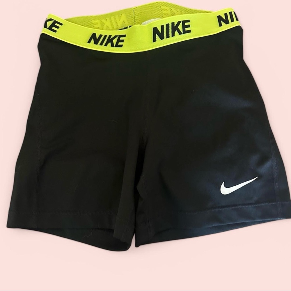Nike Women's Black Performance Shorts - Picture 6 of 7